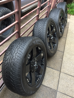 ล้อ XD Rockstar ขอบ20 สภาพสวย ไม่มีซ่อม พร้อมยาง Yokohama 275 55 20 ปี14 ดอกเต็ม ใช้กันยาว ราคาไม่แพง