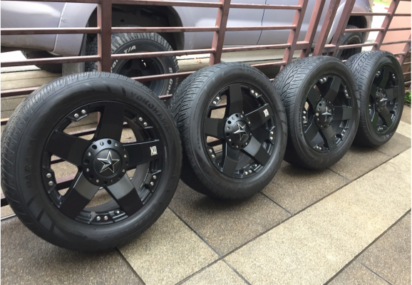 ล้อ XD Rockstar ขอบ20 สภาพสวย ไม่มีซ่อม พร้อมยาง Yokohama 275 55 20 ปี14 ดอกเต็ม ใช้กันยาว ราคาไม่แพง