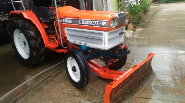 สีนวนจัดให้ Kota 22.02 DT สภาพสวย เครื่องดี เพลาเดียวมีใบดัน พร้อมใช้งาน สนใจติดต่อ 089-9638932 สีนวนจัดให้ Kota 22.02 DT สภาพสวย เครื่องดี เพลาเดียวมีใบดัน พร้อมใช้งาน สนใจติดต่อ 089-9638932