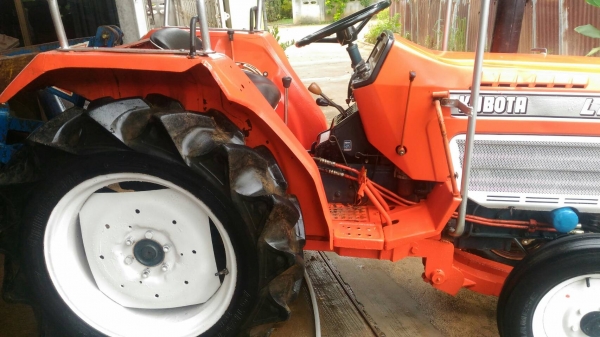 สีนวนจัดให้ Kota 22.02 DT สภาพสวย เครื่องดี เพลาเดียวมีใบดัน พร้อมใช้งาน สนใจติดต่อ 089-9638932 สีนวนจัดให้ Kota 22.02 DT สภาพสวย เครื่องดี เพลาเดียวมีใบดัน พร้อมใช้งาน สนใจติดต่อ 089-9638932