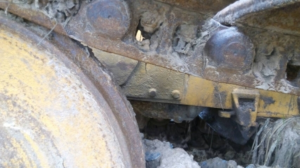 ขายรถแทรกเตอร์ D-4-E หัวฉีดไดเร็ก ช่วงล่าง 80\% สภาพพร้อมใช้งาน ขายไม่แพงครับ