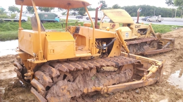 ขายรถแทรกเตอร์ D-4-E หัวฉีดไดเร็ก ช่วงล่าง 80\% สภาพพร้อมใช้งาน ขายไม่แพงครับ