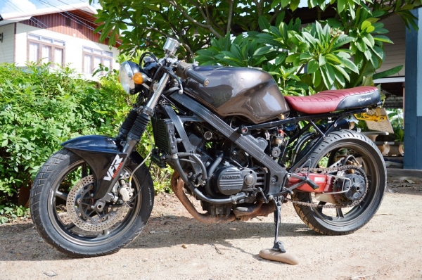 ขายครับ Honda VFR400 NC21 แต่ง Cafe ขายครับ Honda VFR400 NC21 แต่ง Cafe