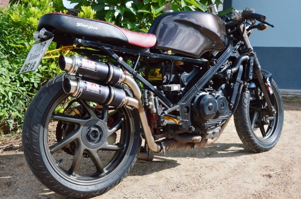 ขายครับ Honda VFR400 NC21 แต่ง Cafe ขายครับ Honda VFR400 NC21 แต่ง Cafe