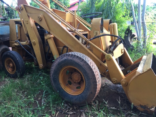 ขายรถตัก sd 40 รถสวยพร้อมใช้งาน 115,000ต่อรอง สนใจติดต่อ 0895770265