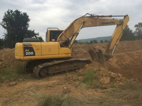 KOMATSU PC 200-8