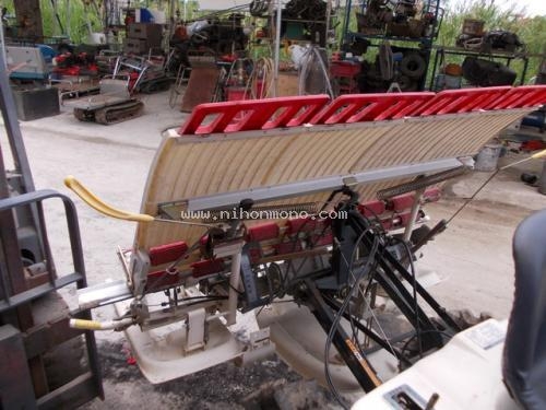 รถปลูกข้าวดำนานั่งขับ รหัสสินค้า : 80802590 ยี่ห้อ : YANMAR รุ่น : Pe-4