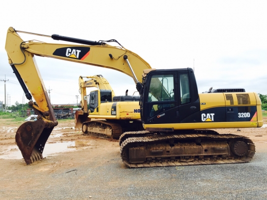 ขายรถแบคโฮ CAT 320 D JAPAN ไมล์ 9000 ชม.ราคา 1950000
