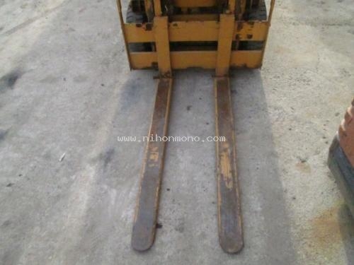 รถยก รหัสสินค้า : 14001972 ยี่ห้อ : KOMATSU รุ่น : FG09-2