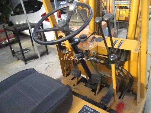 รถยก รหัสสินค้า : 14001972 ยี่ห้อ : KOMATSU รุ่น : FG09-2