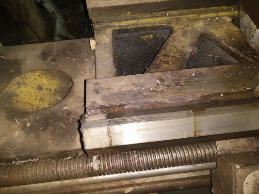 เครื่องกลึง 10 ฟุต 290000 บาท