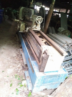 เครื่องกลึง 10 ฟุต 290000 บาท