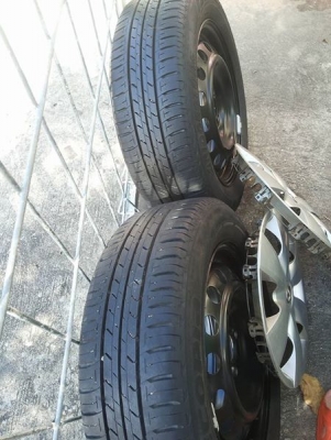 ล้อพร้อมยางเก๋งขอบ15 4ล้อ 2890บาท