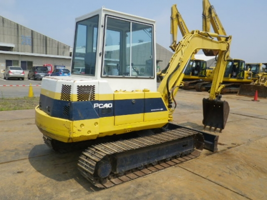 Komatsu PC40-6 เก่าญี่ปุ่น ตู้เก๋ง รถสวย แทรคเหล็ก