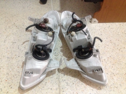 ไฟหน้า NISSAN เซฟิโร่ A33 เก่าญี่ปุ่นเเท้สภาพตามรูปขาครบไม่หักคู่ละ