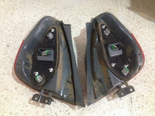 ไฟท้าย LED  JAZZ GD เก่าญี่ปุ่นเเท้สภาพสวยมากครับไม่มีริ้วรอยคู่ละ