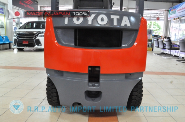 ขายรถโฟล์คลิฟท์มือสอง TOYOTA รุ่น  8FG15-11920 ราคา 295,000 บาท นำเข้าจากประเทศญี่ปุ่น 100\% ไม่เคยใช้งานในไทย