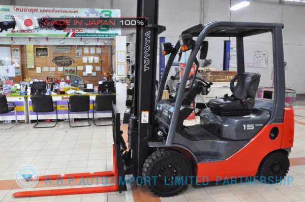 ขายรถโฟล์คลิฟท์มือสอง TOYOTA รุ่น  8FG15-11920 ราคา 295,000 บาท นำเข้าจากประเทศญี่ปุ่น 100\% ไม่เคยใช้งานในไทย