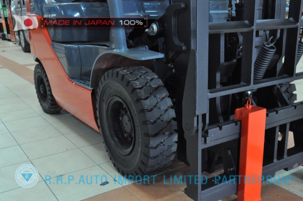 ขายรถโฟล์คลิฟท์มือสอง TOYOTA รุ่น  8FG15-11920 ราคา 295,000 บาท นำเข้าจากประเทศญี่ปุ่น 100\% ไม่เคยใช้งานในไทย