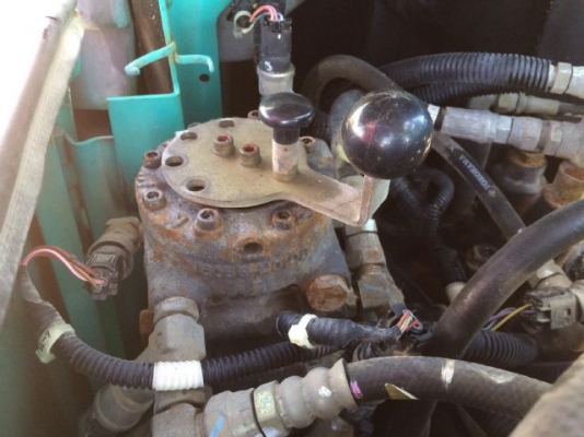 ขายรถแบคโฮ KOBELCO SK135SR YY04 รถนอกนำเข้าจากญี่ปุ่น สภาพสวยพร้อมใช้งาน มีVDOการทำงานครับ ขายรถแบคโฮ KOBELCO SK135SR YY04 รถนอกนำเข้าจากญี่ปุ่น สภาพสวยพร้อมใช้งาน มีVDOการทำงานครับ