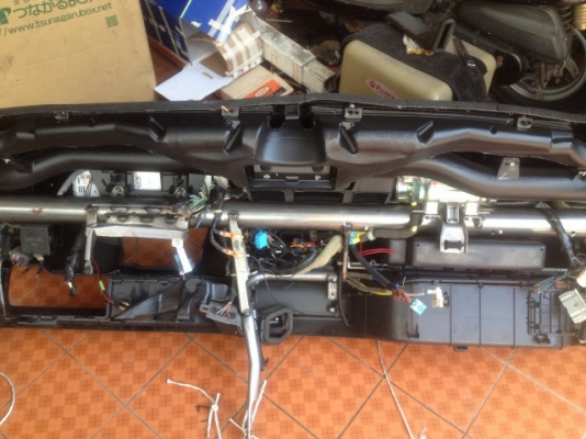 คอลโซล HONDA JAZZ GD เก่าญี่ปุ่นเเท้สภาพตามรูปครับ คอลโซล HONDA JAZZ GD เก่าญี่ปุ่นเเท้สภาพตามรูปครับ