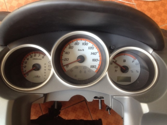 คอลโซล HONDA JAZZ GD เก่าญี่ปุ่นเเท้สภาพตามรูปครับ คอลโซล HONDA JAZZ GD เก่าญี่ปุ่นเเท้สภาพตามรูปครับ