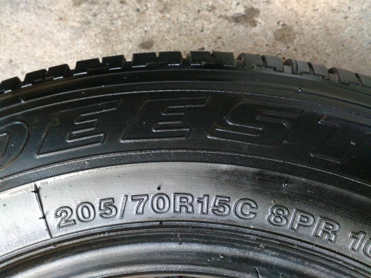 205/70R15  DEESTONE  ยางรถกระบะ ชุด 4 เส้น.  tel.081-427-3941