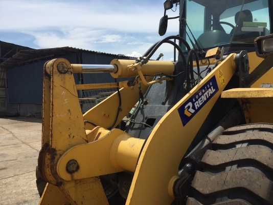 รถตักล้อยาง Komatsu WA200-5 รภเก่านอกนำเข้าจากญี่ปุ่่น พร้อมใข้งานทันที 091 695-6445