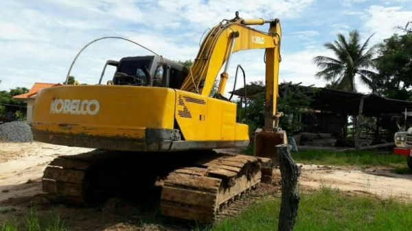 ขาย 415,000KOBELCO  SK200 MARK 3  (เก๋งเทา กล่องไฟฟ้ามี  จอมี )เครื่องดี ไฟฟ้าครบ   รถอยู จ.ยโสธร  090-772-3710 090-772-3708