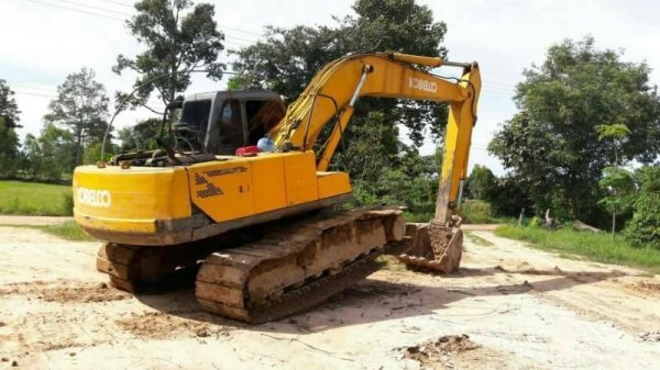 ขาย 415,000KOBELCO  SK200 MARK 3  (เก๋งเทา กล่องไฟฟ้ามี  จอมี )เครื่องดี ไฟฟ้าครบ   รถอยู จ.ยโสธร  090-772-3710 090-772-3708
