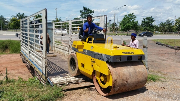 ขอบคุณลูกค้าจากภูเก็ตมากครับ ที่ไว้วางใจ tractor-backhoe ให้จัดส่งทันทีโดยไม่ต้องมาดูรถเลยครับ ขอบคุณลูกค้าจากภูเก็ตมากครับ ที่ไว้วางใจ tractor-backhoe ให้จัดส่งทันทีโดยไม่ต้องมาดูรถเลยครับ