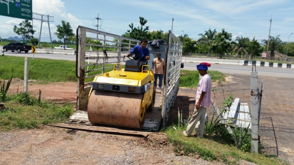 ขอบคุณลูกค้าจากภูเก็ตมากครับ ที่ไว้วางใจ tractor-backhoe ให้จัดส่งทันทีโดยไม่ต้องมาดูรถเลยครับ ขอบคุณลูกค้าจากภูเก็ตมากครับ ที่ไว้วางใจ tractor-backhoe ให้จัดส่งทันทีโดยไม่ต้องมาดูรถเลยครับ