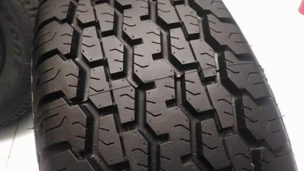 ลูกค้าฝากขายด่วน ดีสโตนPayak R403 245 70 16 ผลิตปี 16 ซื้อมาผิดไซส์ ขายถูก 9,800 NET ใส่ ถ่วง ฟรี ค่ะ