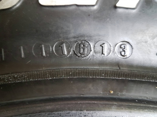 ยาง bf all 265/75/16 ปี 13