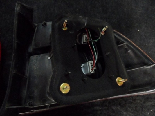 ไฟท้ายรถยนต์ ฮอนด้า ซีวิค ปี99 ของแท้นำเข้าจากญี่ปุ่น ไฟท้ายรถยนต์ ฮอนด้า ซีวิค ปี99 ของแท้นำเข้าจากญี่ปุ่น