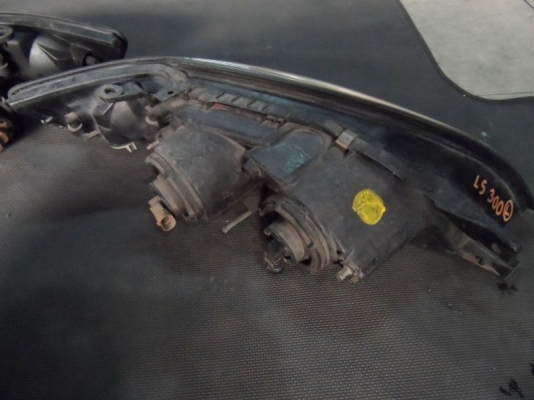 ไฟหน้ารถยนต์ โตโยต้า วินดอม เลกซัส อีเอส 300 ปี1994 ของแท้นำเข้าจากญี่ปุ่น