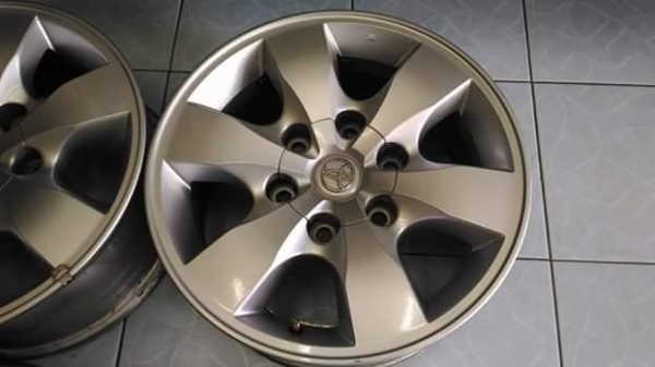 ขายล้อเดิม Vigo Champ ขอบ 16 สภาพดี เดิมๆ ทั้งชุด 5,900.- เทิร์นได้ ใส่ฟรี ส่งทั่วไทยค่ะ