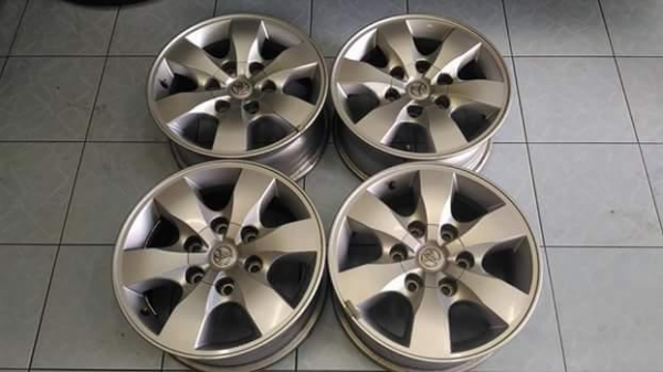 ขายล้อเดิม Vigo Champ ขอบ 16 สภาพดี เดิมๆ ทั้งชุด 5,900.- เทิร์นได้ ใส่ฟรี ส่งทั่วไทยค่ะ