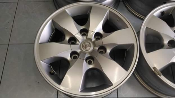 ขายล้อเดิม Vigo Champ ขอบ 16 สภาพดี เดิมๆ ทั้งชุด 5,900.- เทิร์นได้ ใส่ฟรี ส่งทั่วไทยค่ะ