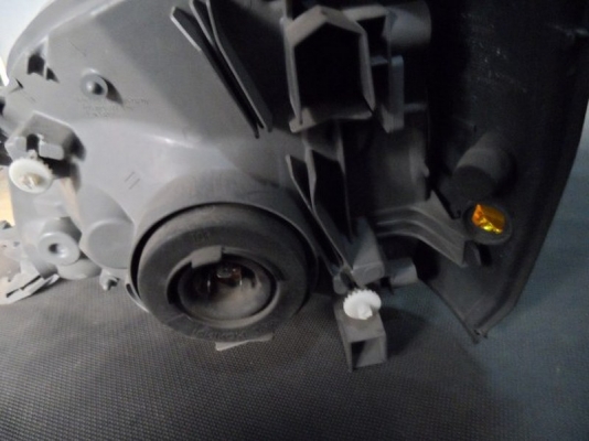 ไฟหน้ารถยนต์มือสอง โตโยต้า รีเจียส ของแท้นำเข้าจากญี่ปุ่น ไฟหน้ารถยนต์มือสอง โตโยต้า รีเจียส ของแท้นำเข้าจากญี่ปุ่น