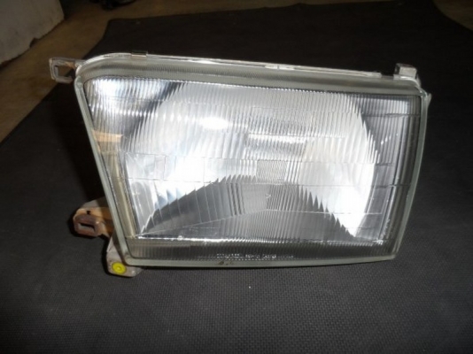 ไฟหน้ารถยนต์มือสอง โตโยต้า เซิฟ ของแท้นำเข้าจากญี่ปุ่น