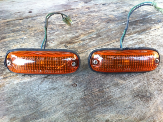 ไฟมุม isuzu mu มีทั้งสีส้ม และ สีขาว ของ IKI japan ตรงรุ่นใส่ tfr cameo