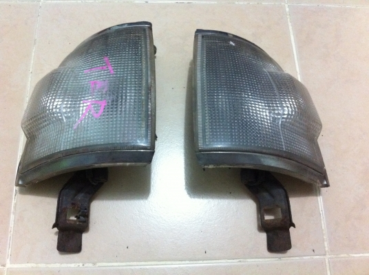 ไฟมุม isuzu mu มีทั้งสีส้ม และ สีขาว ของ IKI japan ตรงรุ่นใส่ tfr cameo