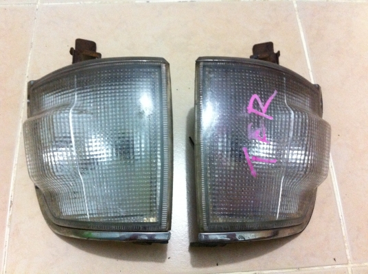 ไฟมุม isuzu mu มีทั้งสีส้ม และ สีขาว ของ IKI japan ตรงรุ่นใส่ tfr cameo