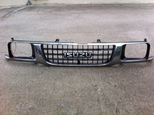 กระจังหน้า isuzu mu japan ตรงรุ่นใส่ tfr cameo    1500 บาท