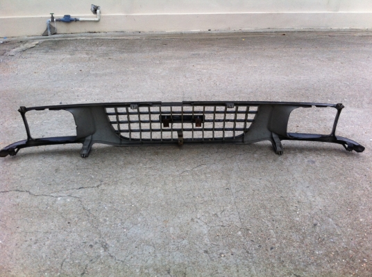 กระจังหน้า isuzu mu japan ตรงรุ่นใส่ tfr cameo    1500 บาท