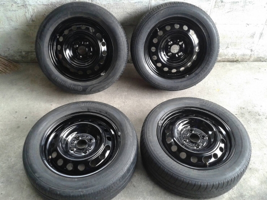 ล้อกะทะขอบ15นิ้ว4รู100 พร้อมยาง ชุดนี้ ราคา 1900 บาท