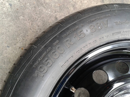 ล้อกะทะขอบ15นิ้ว4รู100 พร้อมยาง สวยๆ ชุดนี่ ราคา 1900 บาท