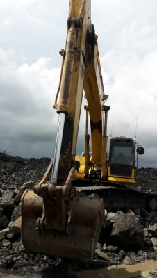 ขายรถแบคโฮ KOMATSU PC300-8 เอกสารเล่มทะเบียน ไมล์ 12642 ชม.ราคา 1550000