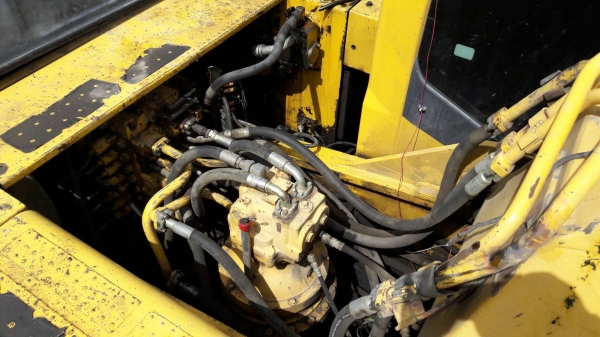 ขายรถแบคโฮ KOMATSU PC300-8 เอกสารเล่มทะเบียน ไมล์ 12642 ชม.ราคา 1550000